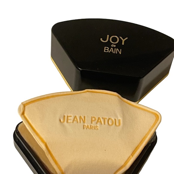 JOY DE BAIN 100G
PERFUMED SOAP (NEW WITH BOX) - Picture 2 of 10